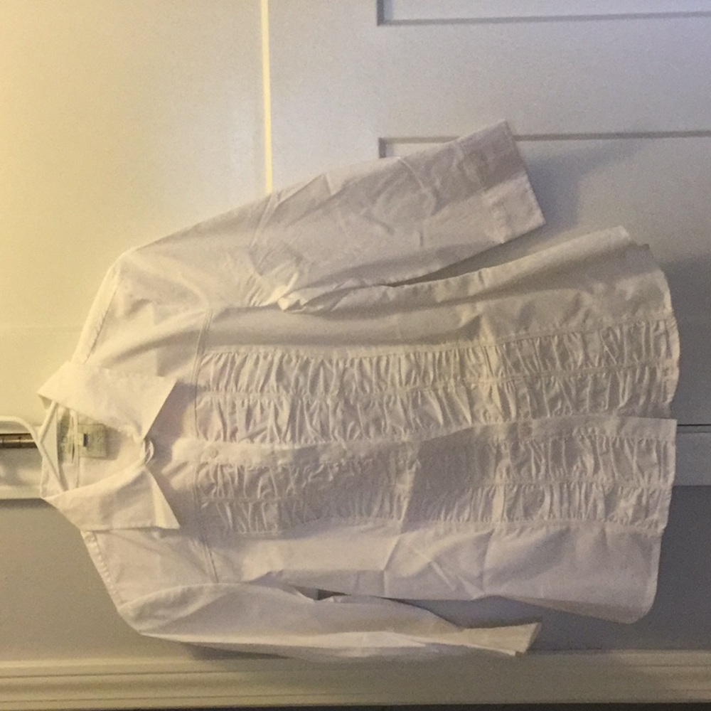 Great looking whit blouse